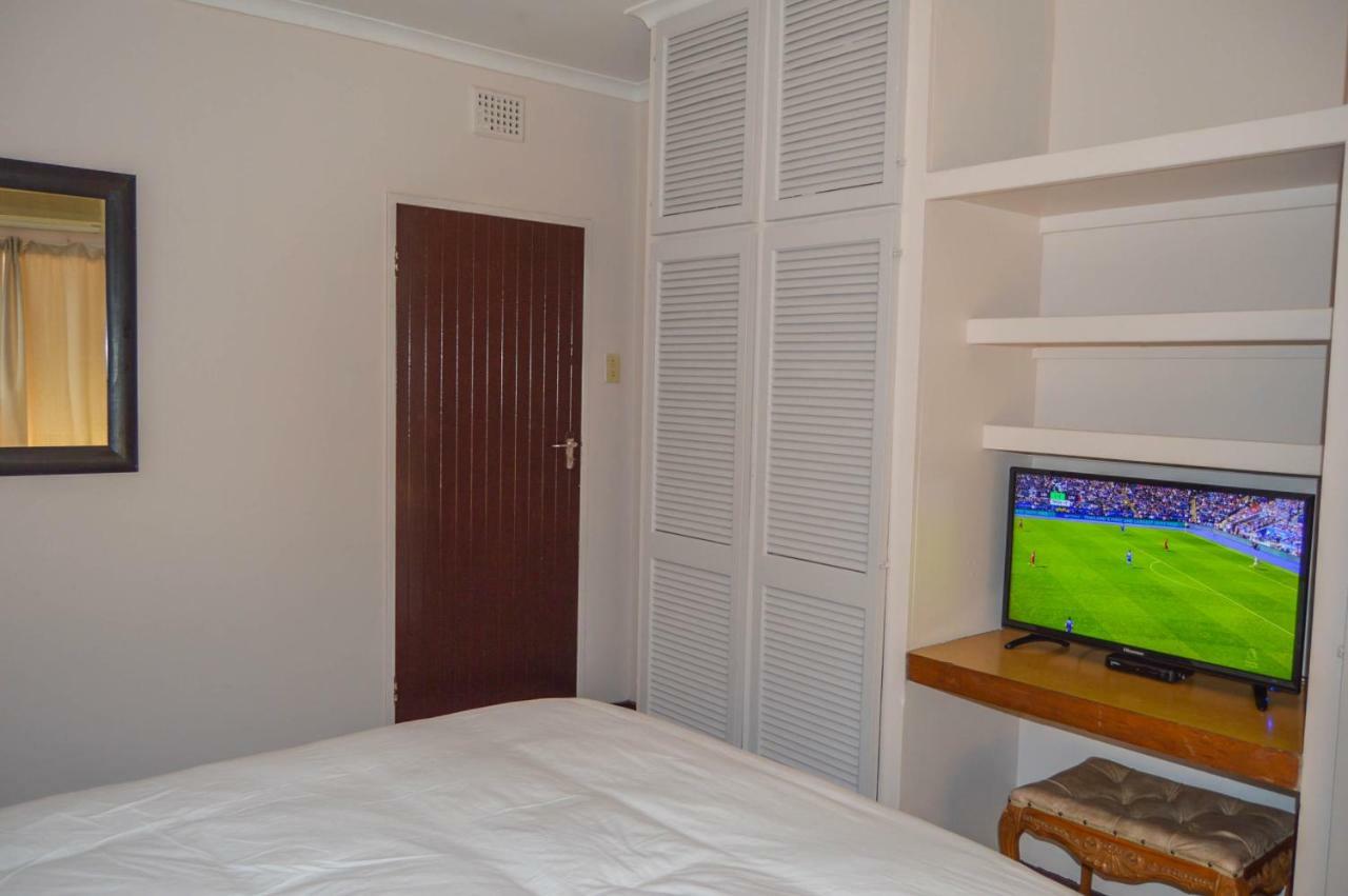 Emangunini Guest House Richards Bay Exterior photo