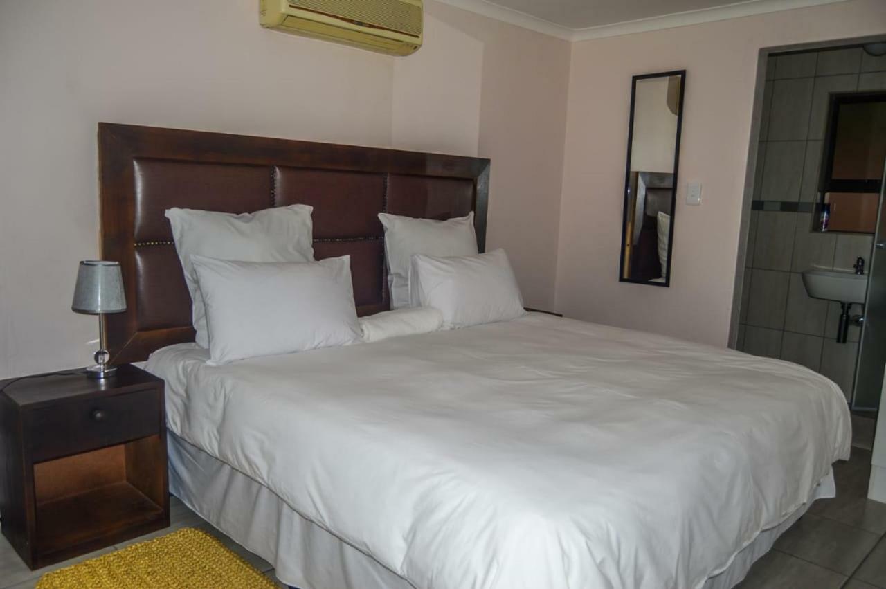 Emangunini Guest House Richards Bay Exterior photo